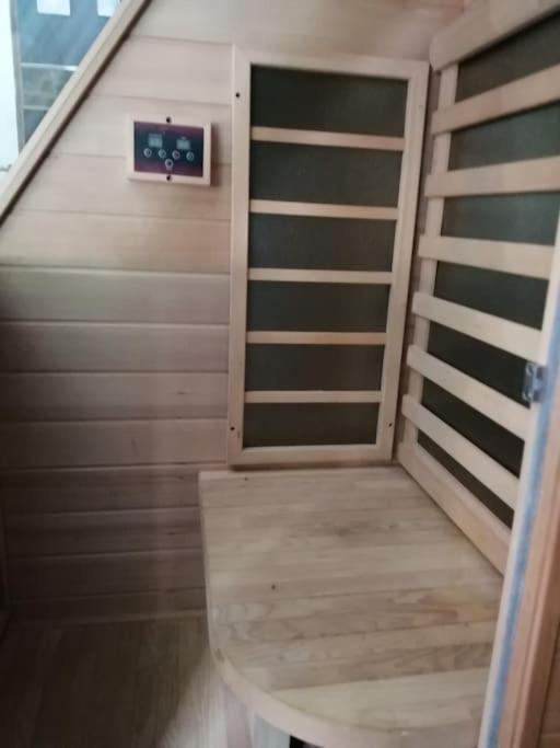 Avec Sauna Et Balneo Privatifs -troyes Centre